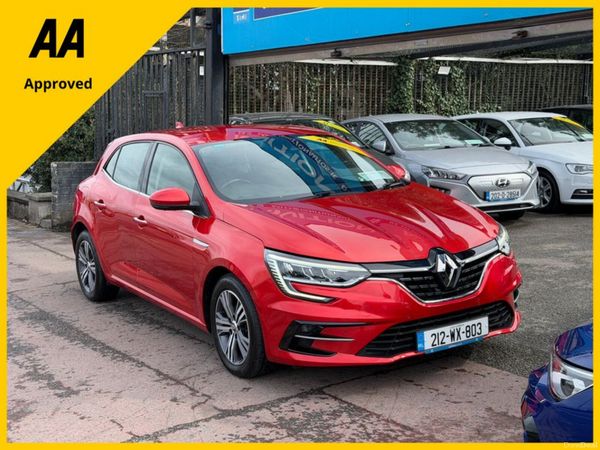 Renault Megane Hatchback, Petrol, 2021, Red