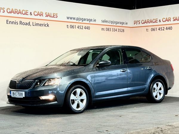 Skoda Octavia Hatchback, Diesel, 2019, Grey