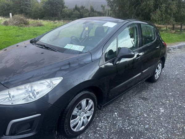 Peugeot 308 Hatchback, Diesel, 2013, Black