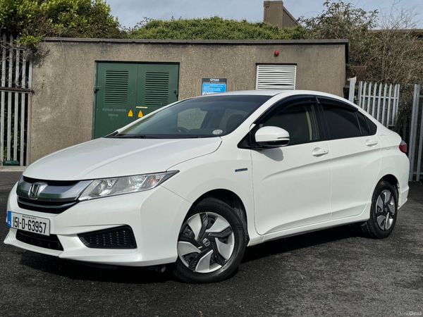 Honda Grace Saloon, Petrol Hybrid, 2015, White