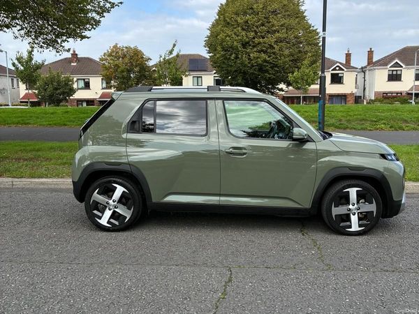 Hyundai INSTER MPV, Electric, 2025, Green