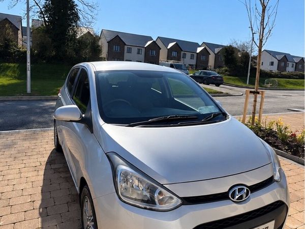 Hyundai i10 Hatchback, Petrol, 2014, Silver