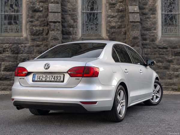 Volkswagen Jetta Saloon, Diesel, 2014, Silver