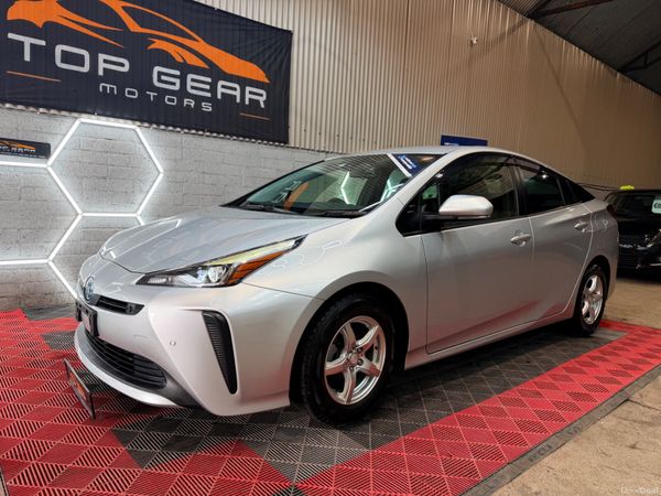 Toyota Prius Saloon, Petrol Hybrid, 2021, Silver