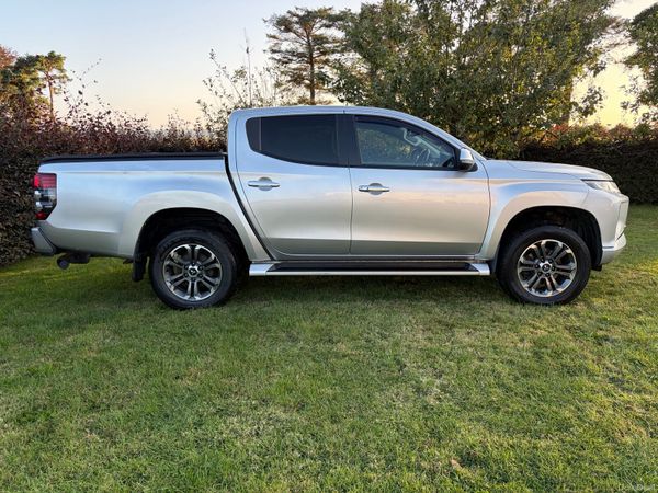 Mitsubishi L200 Crew Cab, Diesel, 2021, Grey