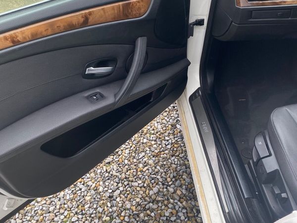 BMW 5-Series Saloon, Diesel, 2008, White