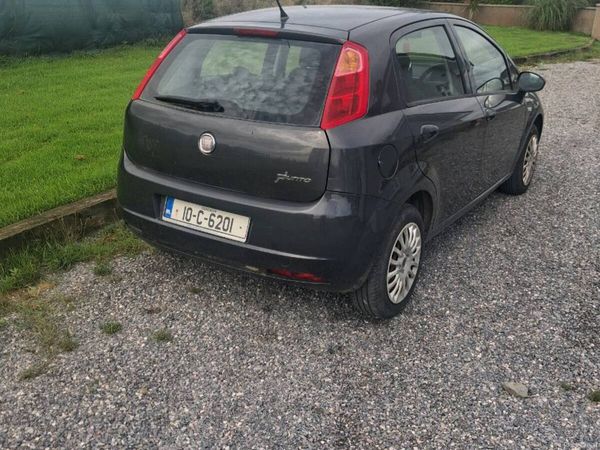 Fiat Punto Hatchback, Petrol, 2010, Grey