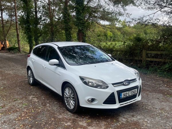 Ford Focus Hatchback, Petrol, 2014, White