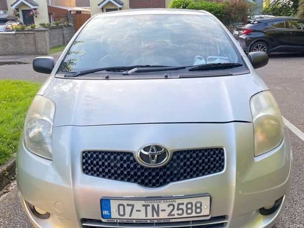 Toyota Yaris Hatchback, Petrol, 2007, Silver