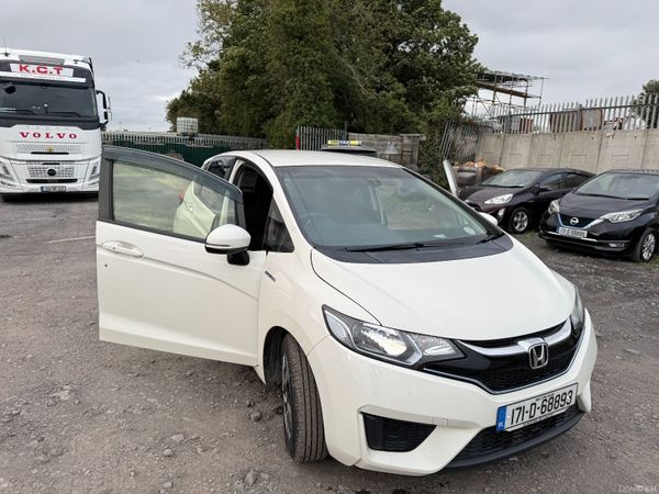 Honda Fit Hatchback, Petrol Hybrid, 2017, White