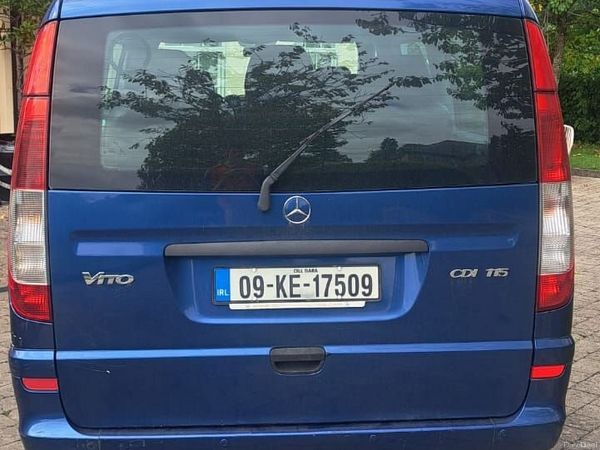 Mercedes-Benz V-Class MPV, Diesel, 2009, Blue
