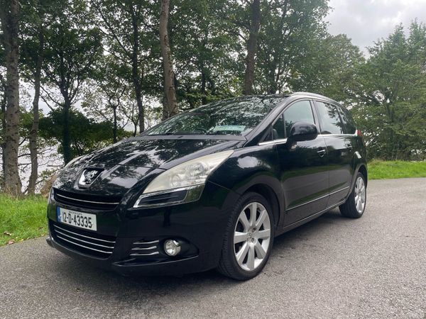 Peugeot 5008 MPV, Diesel, 2012, Black