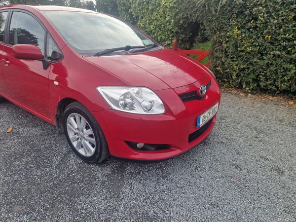 Toyota Auris Hatchback, Petrol, 2008, Red
