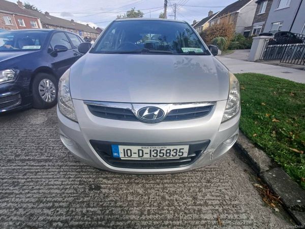 Hyundai i20 Hatchback, Petrol, 2010, Silver
