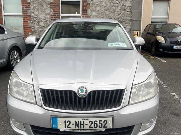 Skoda Octavia Saloon, Diesel, 2012, Silver