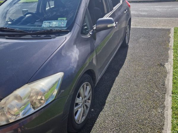 Toyota Auris Hatchback, Diesel, 2010, Grey
