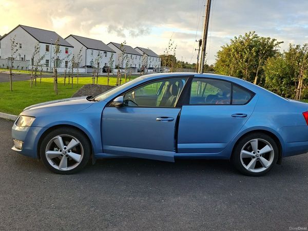 Skoda Octavia Saloon, Diesel, 2014, Blue
