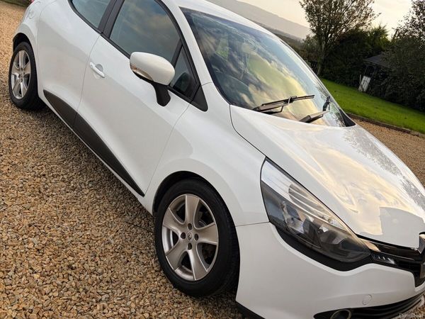 Renault Clio Hatchback, Petrol, 2014, White