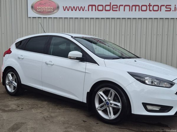 Ford Focus Hatchback, Petrol, 2015, White
