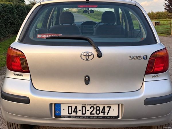 Toyota Yaris Hatchback, Petrol, 2004, Silver