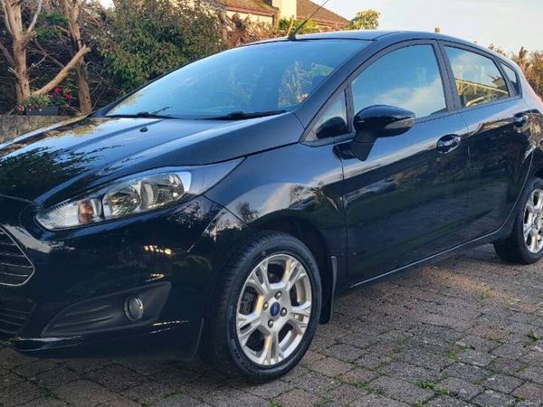 Ford Fiesta Hatchback, Petrol, 2014, Black