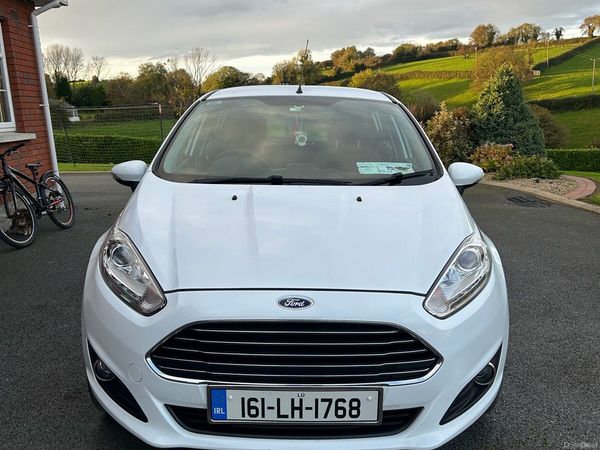 Ford Fiesta Hatchback, Petrol, 2016, White