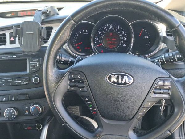 Kia Ceed Hatchback, Diesel, 2014, Silver