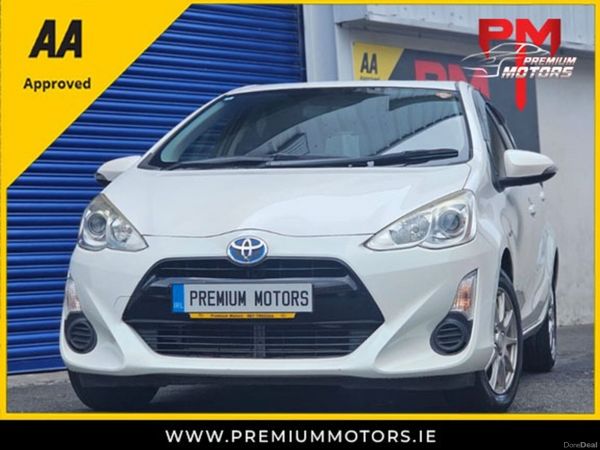 Toyota Aqua Hatchback, Petrol Hybrid, 2015, White