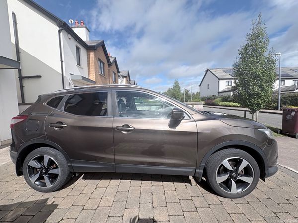 Nissan Qashqai SUV, Diesel, 2017, Brown