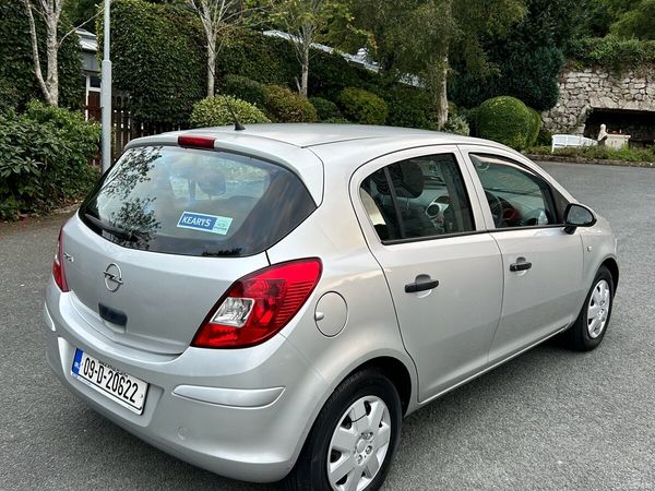 Opel Corsa Hatchback, Petrol, 2009, Silver