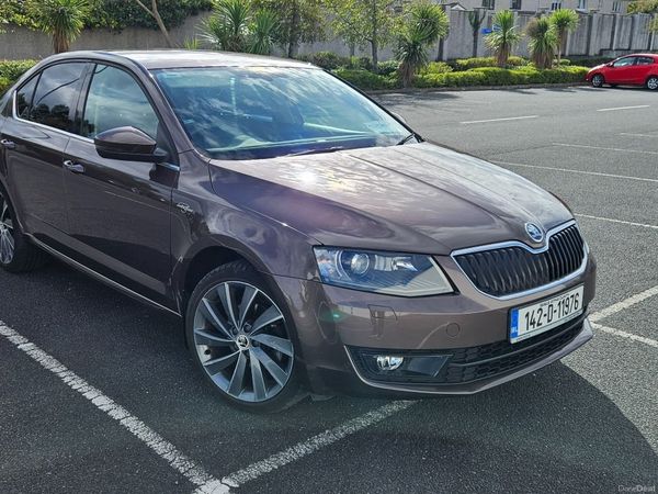 Skoda Octavia Saloon, Diesel, 2014, Brown