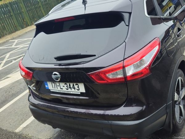Nissan Qashqai SUV, Petrol, 2017, Purple
