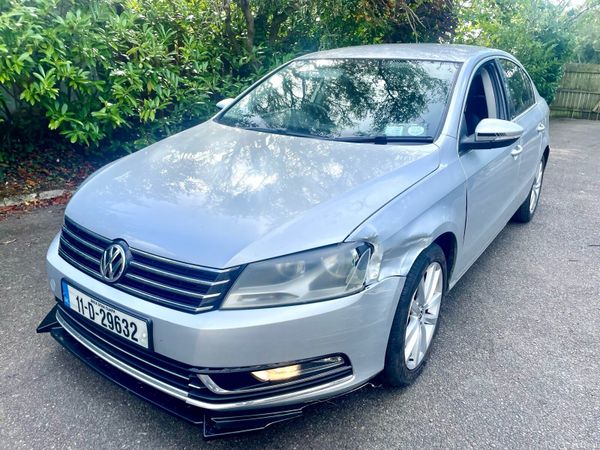 Volkswagen Passat Saloon, Diesel, 2011, Silver
