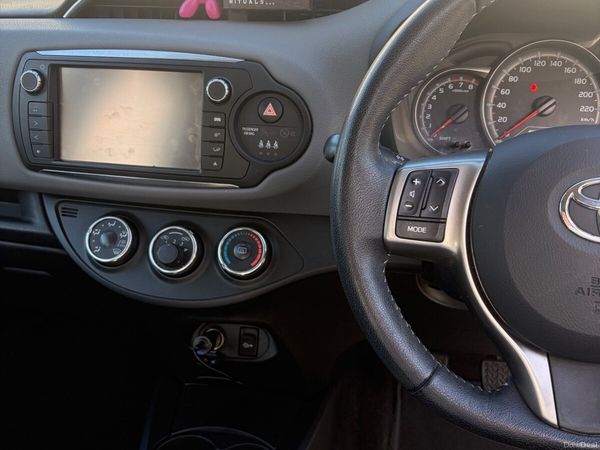 Toyota Yaris Hatchback, Petrol, 2016, Grey