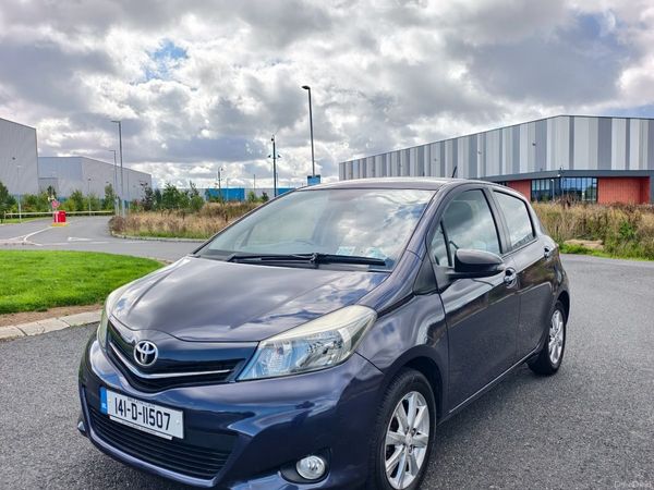 Toyota Yaris Hatchback, Petrol, 2014, Blue