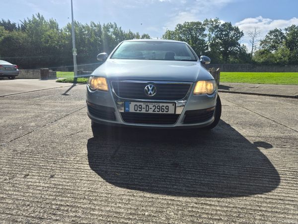 Volkswagen Passat Saloon, Diesel, 2009, Blue