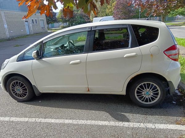 Honda Fit Hatchback, Petrol, 2008, White
