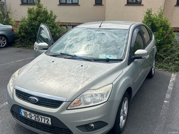 Ford Focus Hatchback, Diesel, 2010, Gold