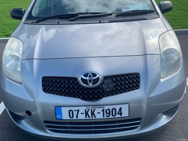Toyota Yaris Hatchback, Petrol, 2007, Silver