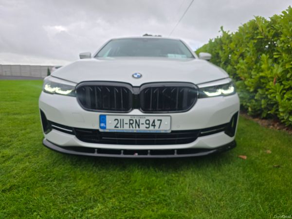 BMW 5-Series Saloon, Petrol Plug-in Hybrid, 2021, White
