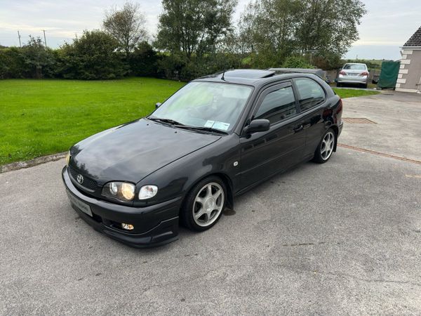 Toyota Corolla Hatchback, Petrol, 2000, Black