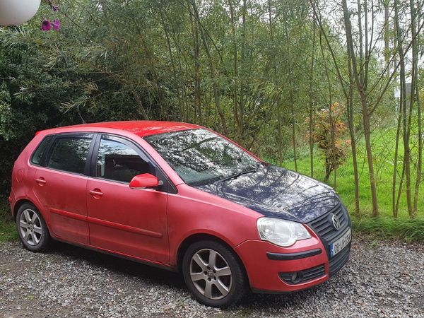 Volkswagen Polo Hatchback, Petrol, 2008, Red