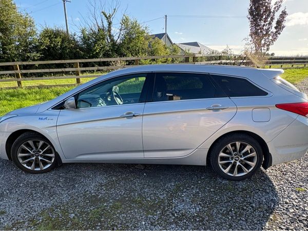 Hyundai i40 Estate/Jeep, Diesel, 2015, Silver