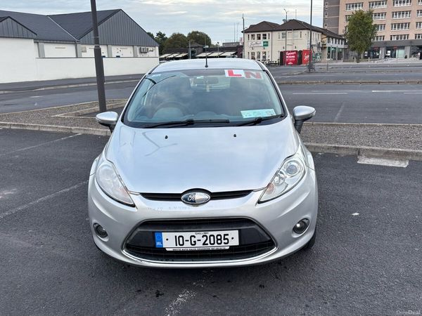 Ford Fiesta Hatchback, Petrol, 2010, Silver