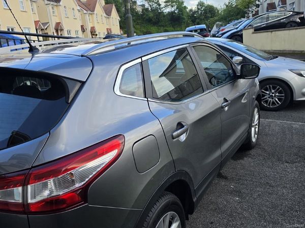 Nissan Qashqai SUV, Petrol, 2017, Grey