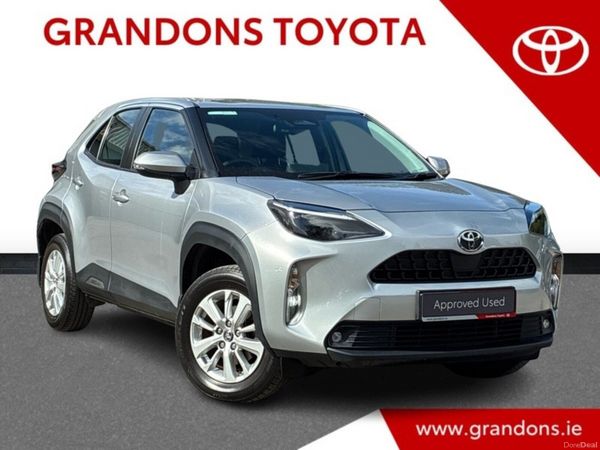 Toyota Yaris Cross Hatchback, Petrol Hybrid, 2024, Silver