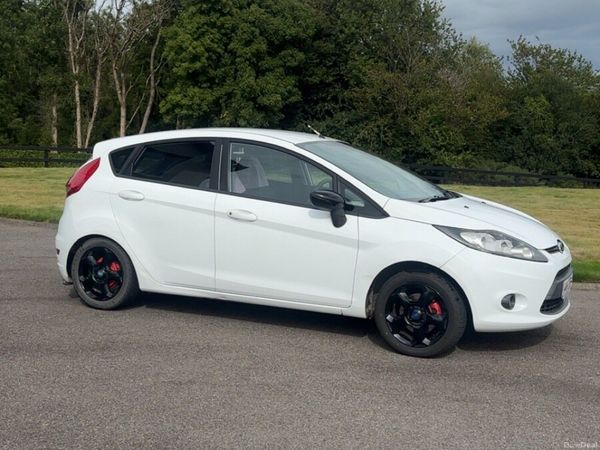 Ford Fiesta Hatchback, Petrol, 2011, White