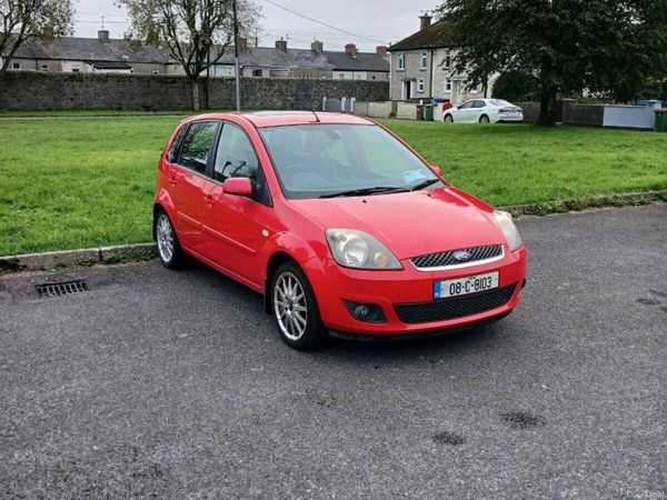 Ford Fiesta Hatchback, Petrol, 2008, Red