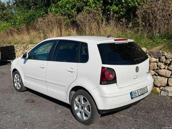 Volkswagen Polo Hatchback, Diesel, 2009, White