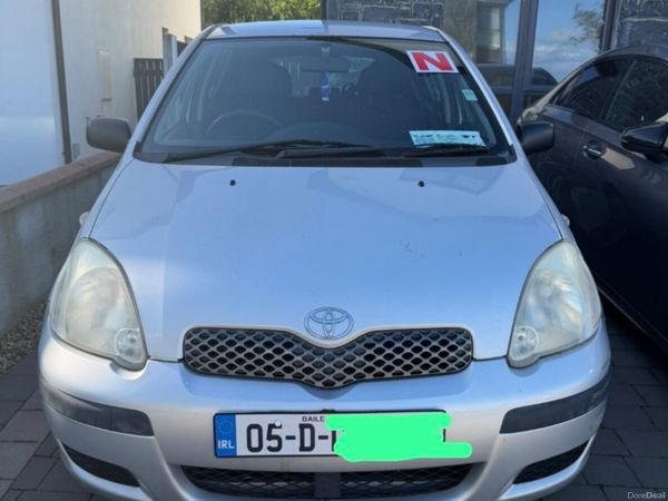 Toyota Yaris Hatchback, Petrol, 2005, Silver